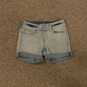 SO Juniors Whitewash Midi Jean Shorts, Size 1